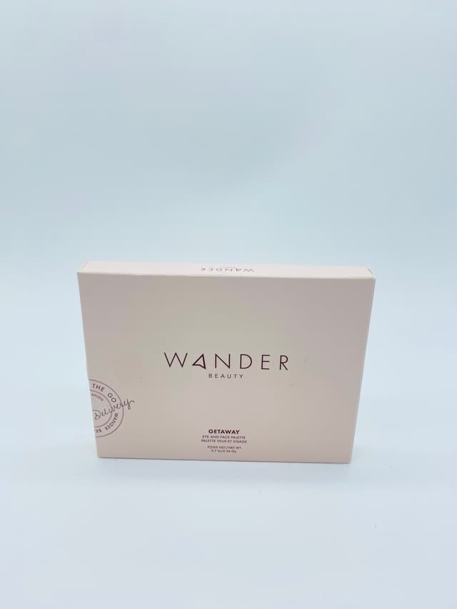 WANDER BEAUTY WANDERLUST POWDER FOUNDATION